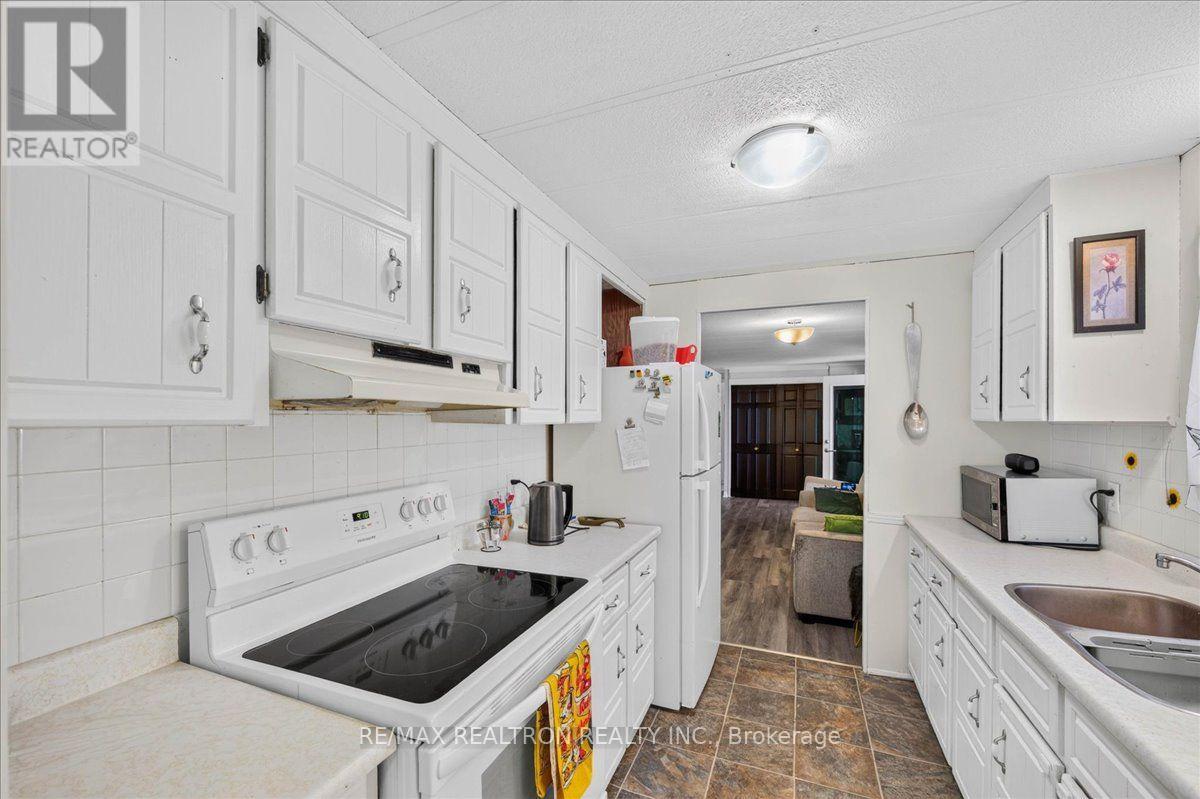 13 Broadway Avenue, Innisfil, Ontario  L9S 1N9 - Photo 19 - N13639126