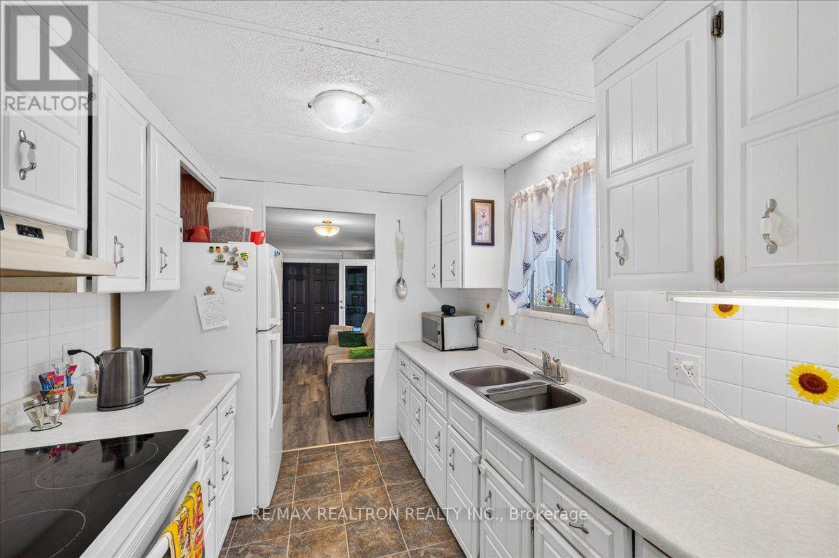 13 Broadway Avenue, Innisfil, Ontario  L9S 1N9 - Photo 20 - N13639126