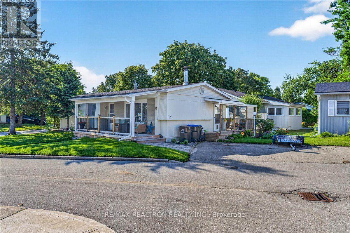 13 Broadway Avenue, Innisfil, Ontario  L9S 1N9 - Photo 3 - N13639126