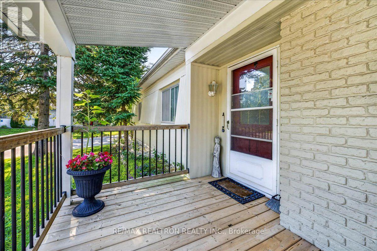 13 Broadway Avenue, Innisfil, Ontario  L9S 1N9 - Photo 5 - N13639126