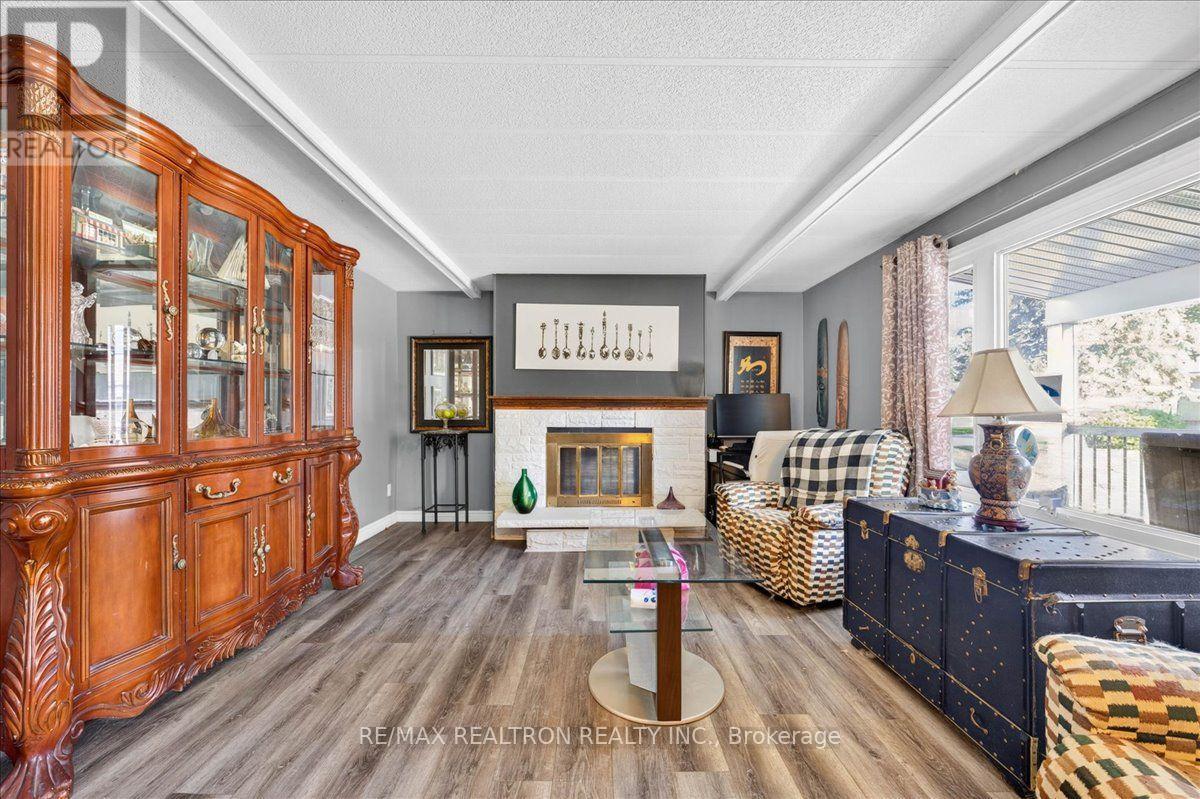 13 Broadway Avenue, Innisfil, Ontario  L9S 1N9 - Photo 8 - N13639126