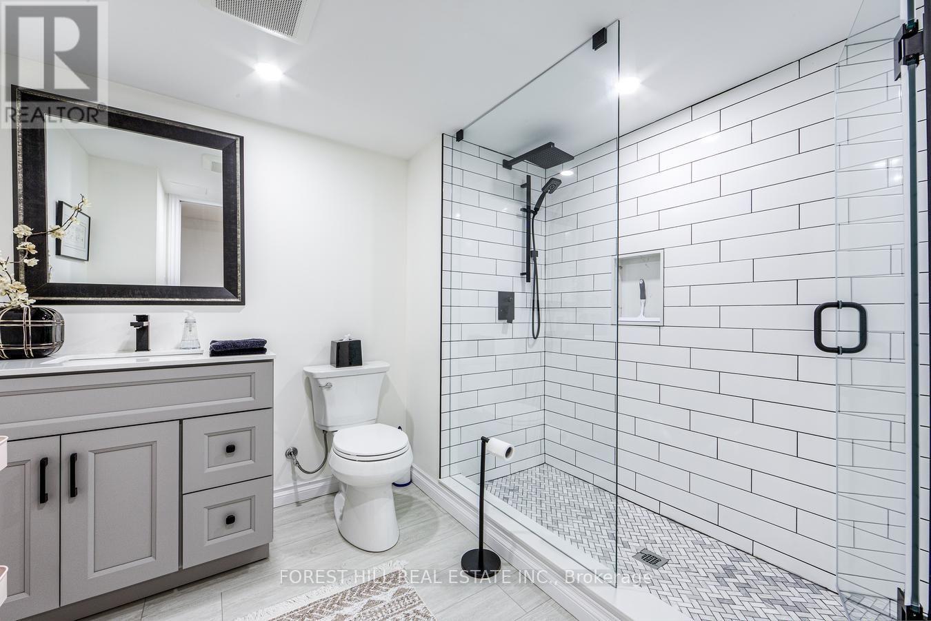 69 Louisburg Way, Markham, Ontario  L6E 2A2 - Photo 32 - N13639248