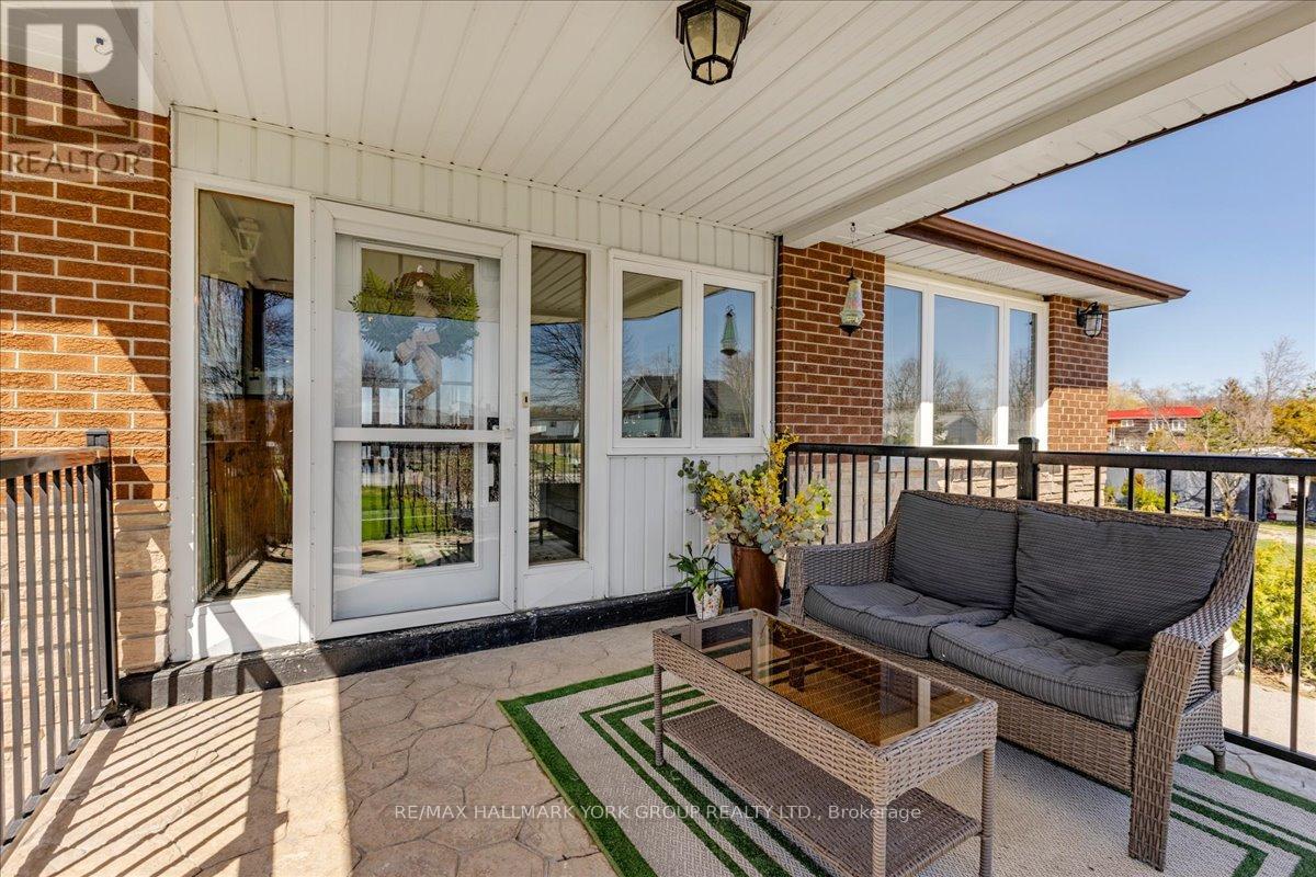 20 Burnie Road, Georgina, Ontario  L0E 1N0 - Photo 7 - N13639276