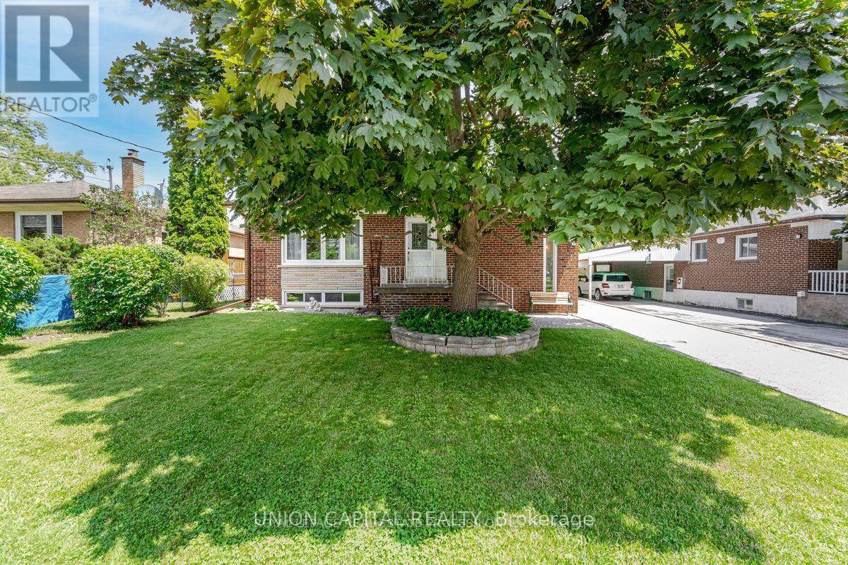383 Neal Drive, Richmond Hill (Crosby), Ontario  L4C 3L6 - Photo 1 - N13639420
