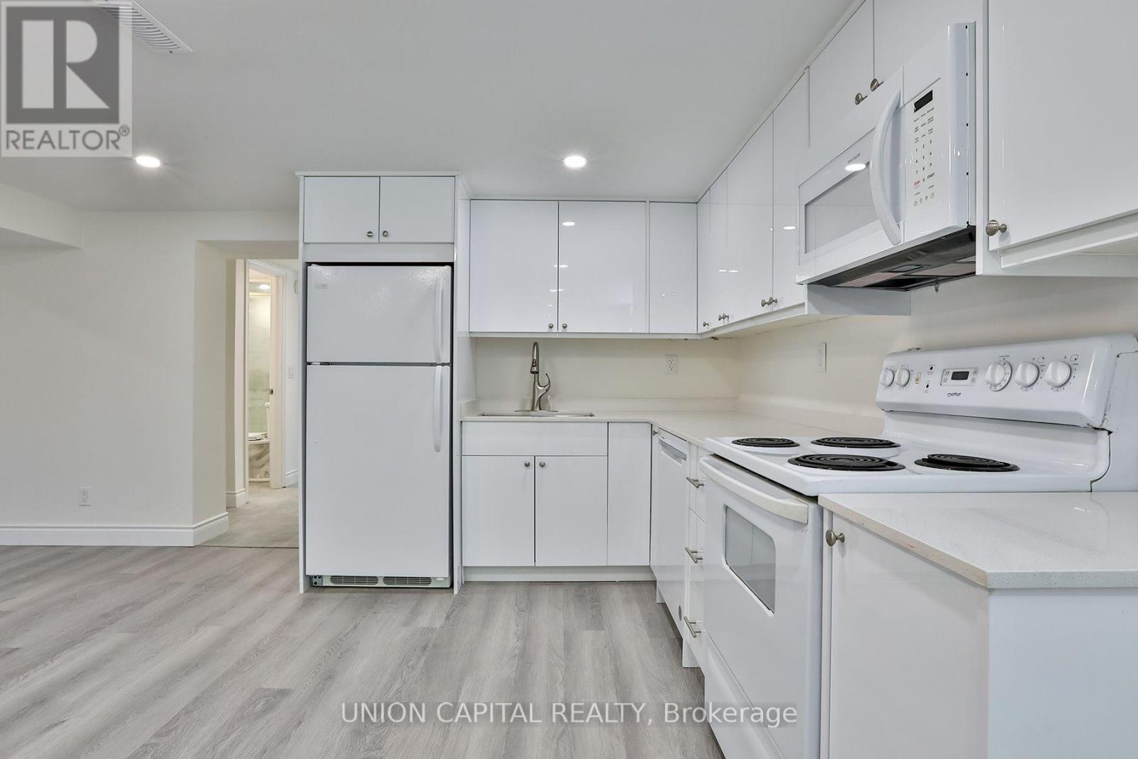383 Neal Drive, Richmond Hill (Crosby), Ontario  L4C 3L6 - Photo 11 - N13639420