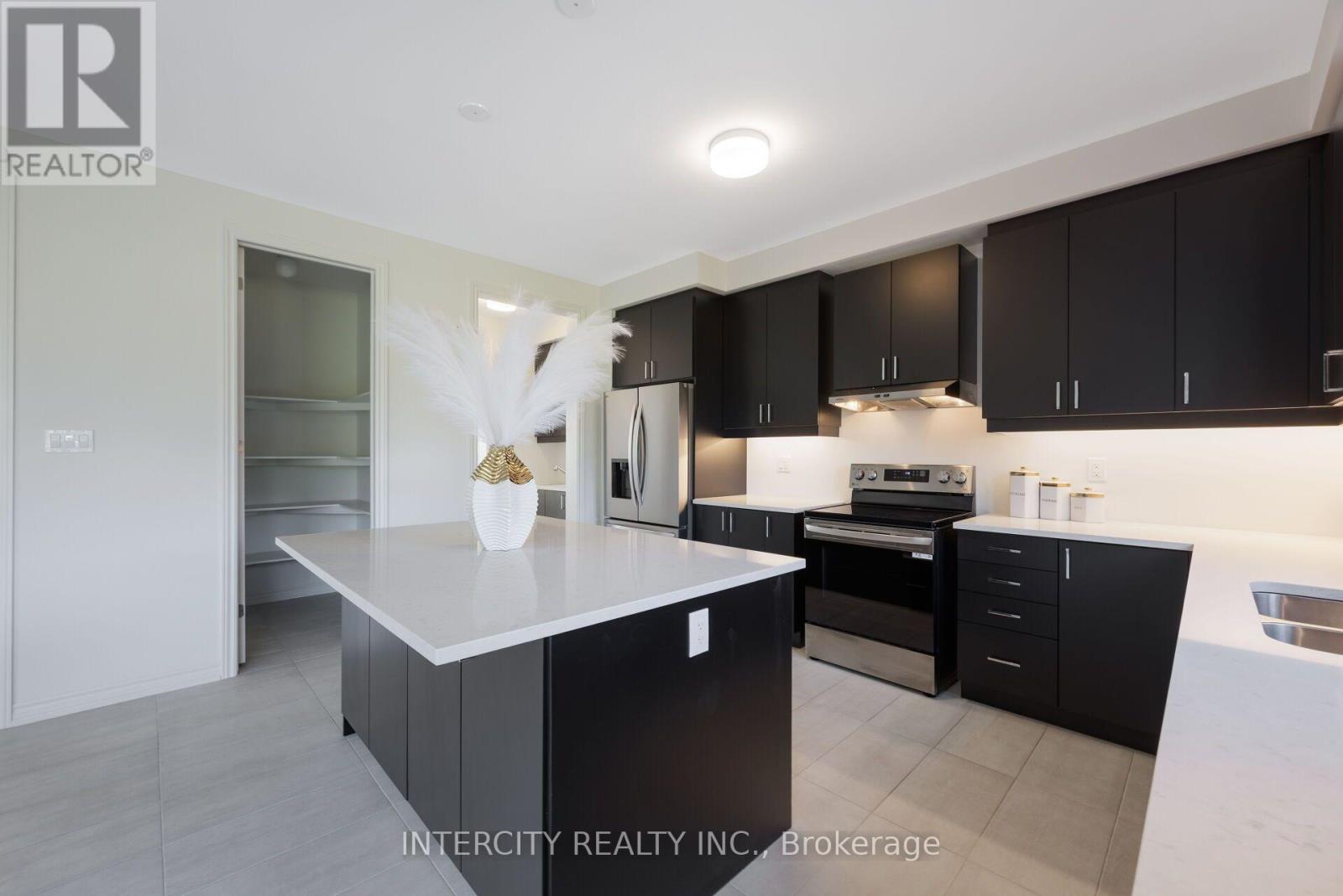 8 Elderberry Way, Adjala-Tosorontio, Ontario  L0G 1W0 - Photo 20 - N13639432