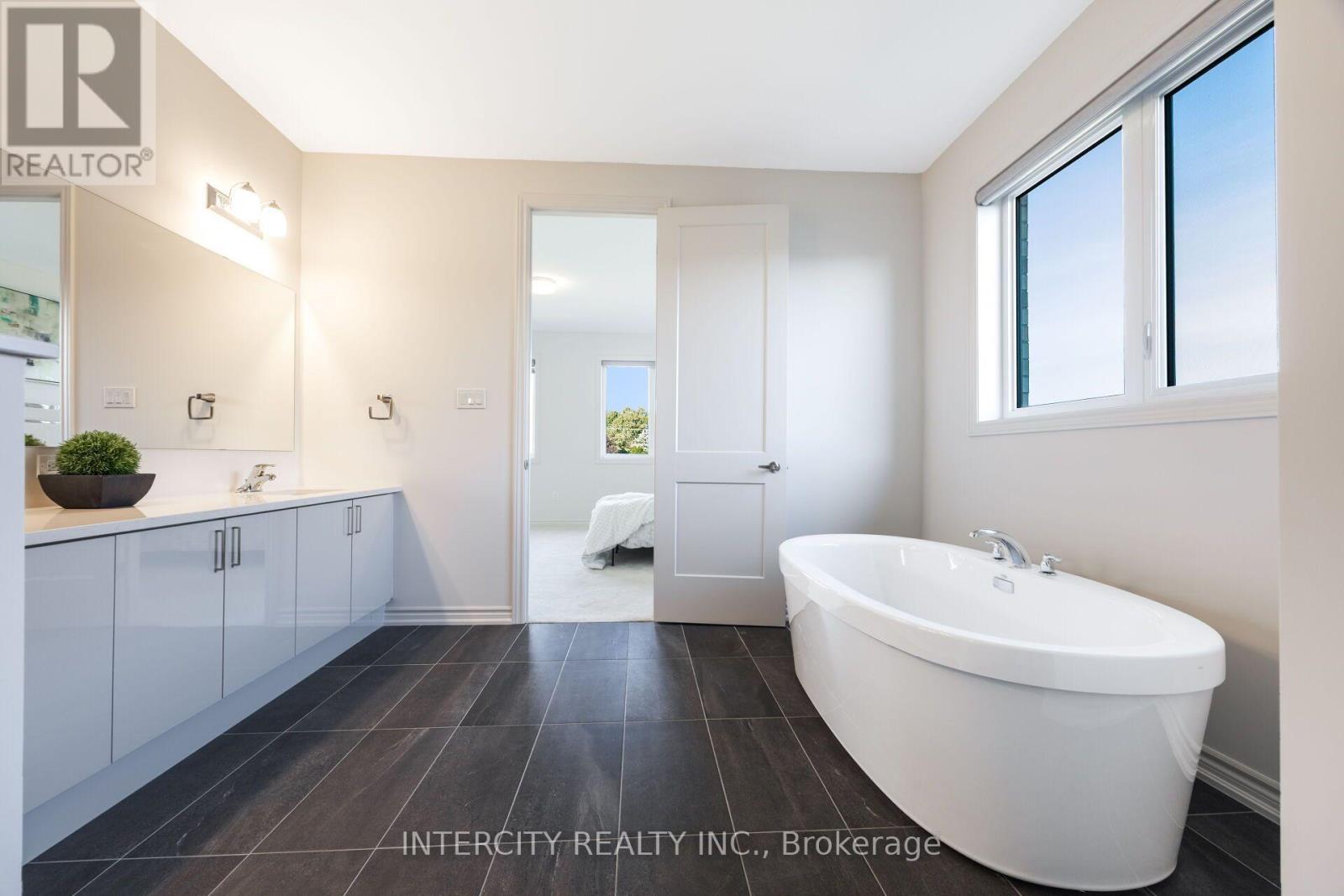 8 Elderberry Way, Adjala-Tosorontio, Ontario  L0G 1W0 - Photo 34 - N13639432