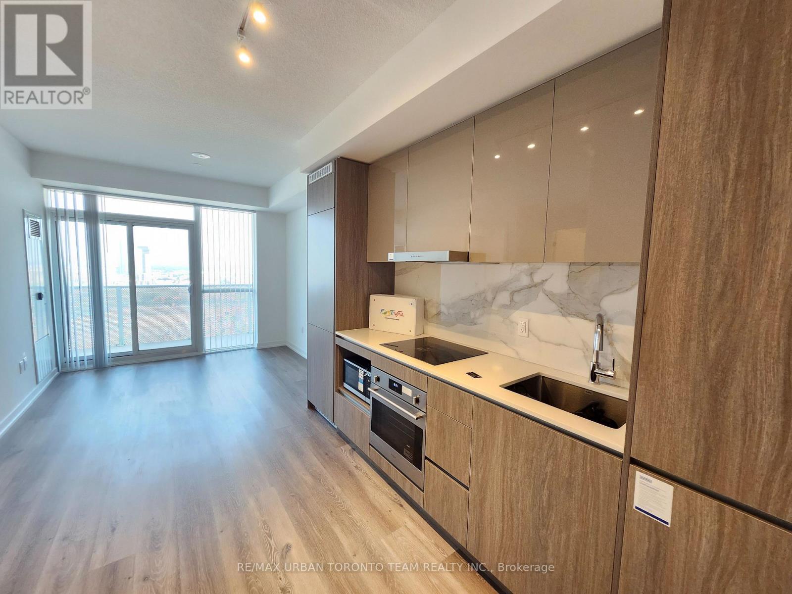 2508 - 28 Interchange Way, Vaughan (Vaughan Corporate Centre), Ontario  L4K 0P8 - Photo 2 - N13639440