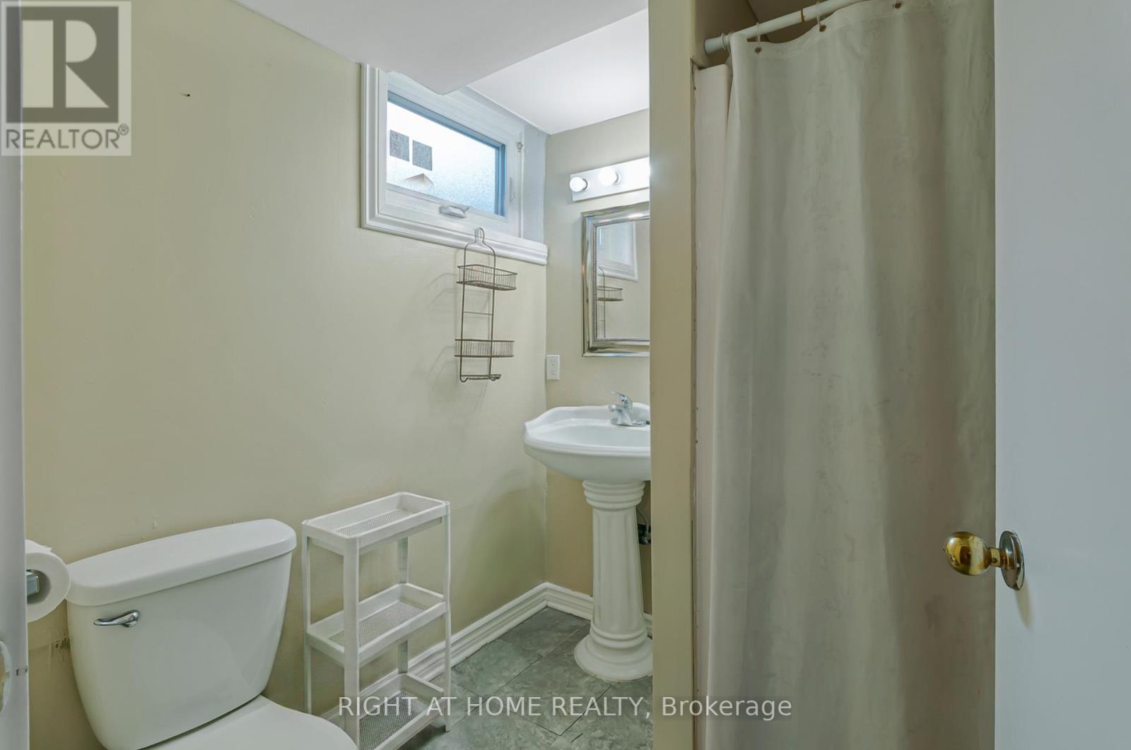 201 Steel Street, Barrie, Ontario L4M 2G8 - Photo 16 - S13639300