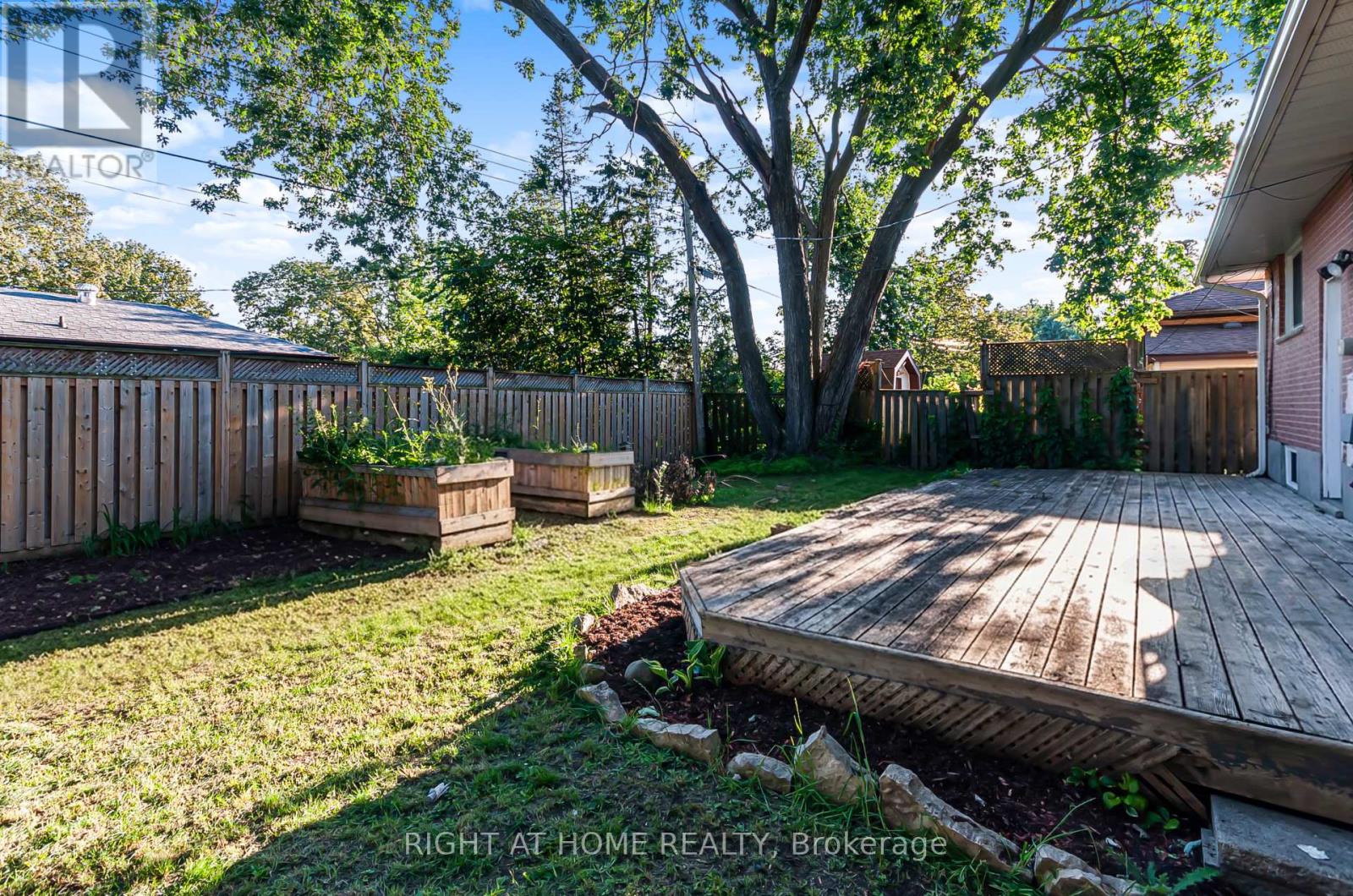 201 Steel Street, Barrie, Ontario L4M 2G8 - Photo 17 - S13639300