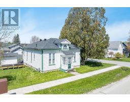 16 PEEL STREET, Penetanguishene, Ontario