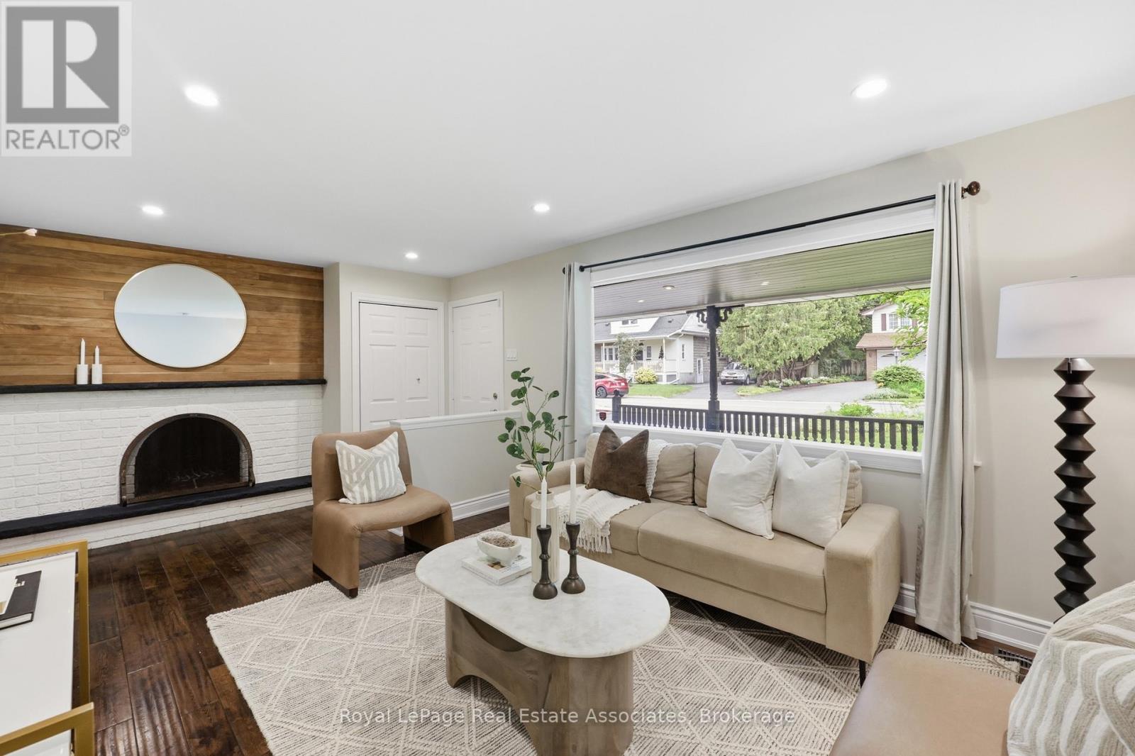 1924 Balsam Avenue, Mississauga, Ontario  L5J 1L2 - Photo 10 - W13639138