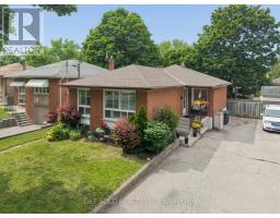 32 CHECKENDON DRIVE, Toronto, Ontario
