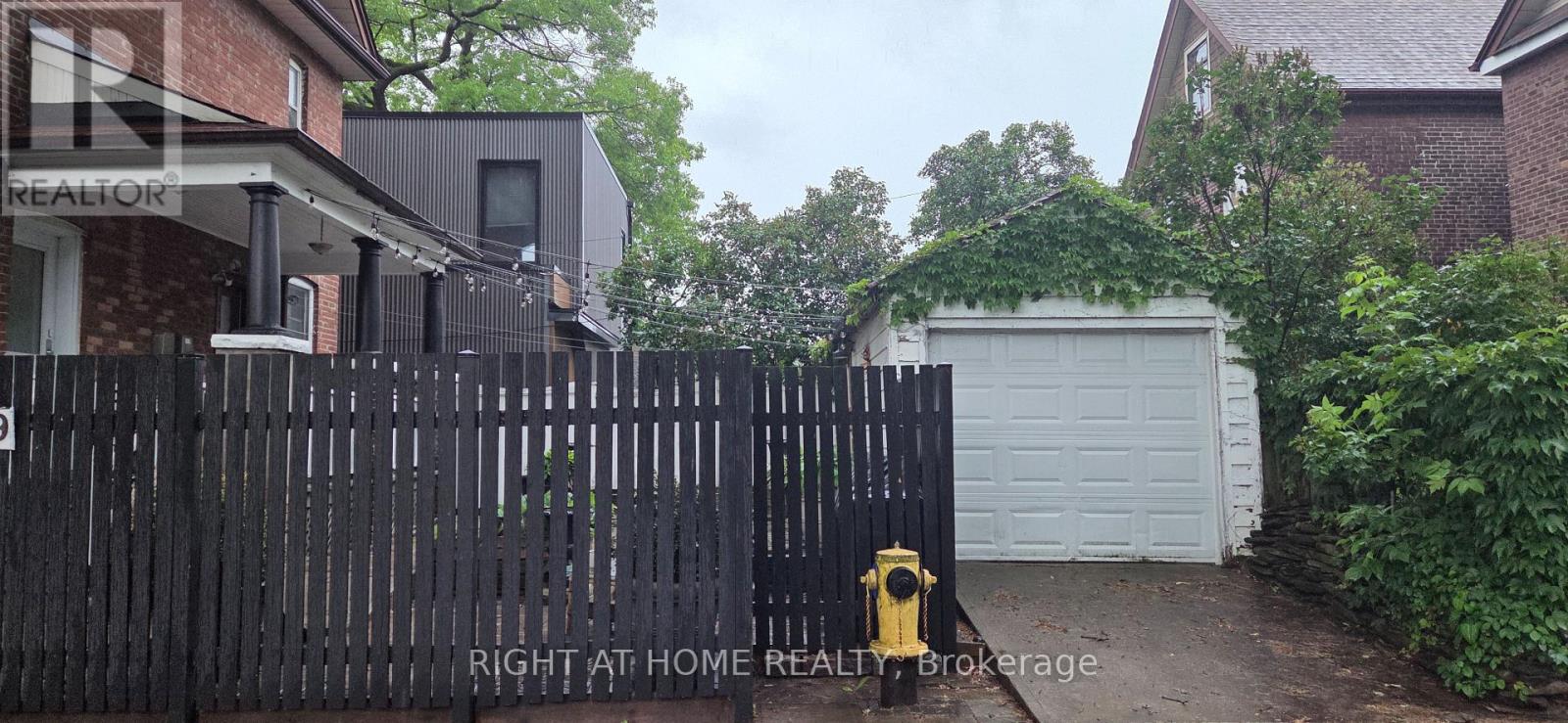 179 Gilmour Avenue, Toronto, Ontario  M6P 3B2 - Photo 3 - W13639202