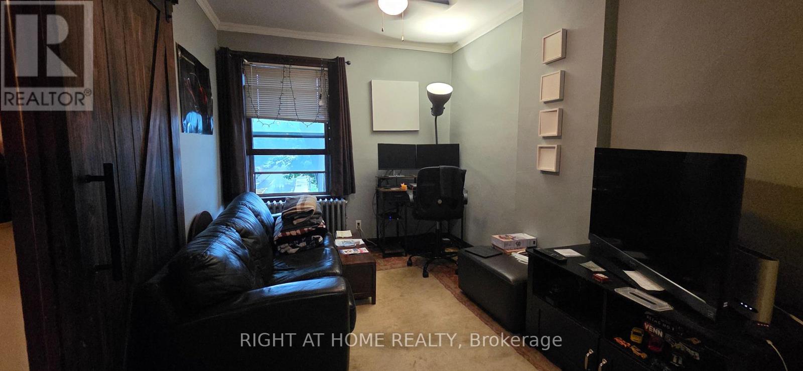179 Gilmour Avenue, Toronto, Ontario  M6P 3B2 - Photo 9 - W13639202
