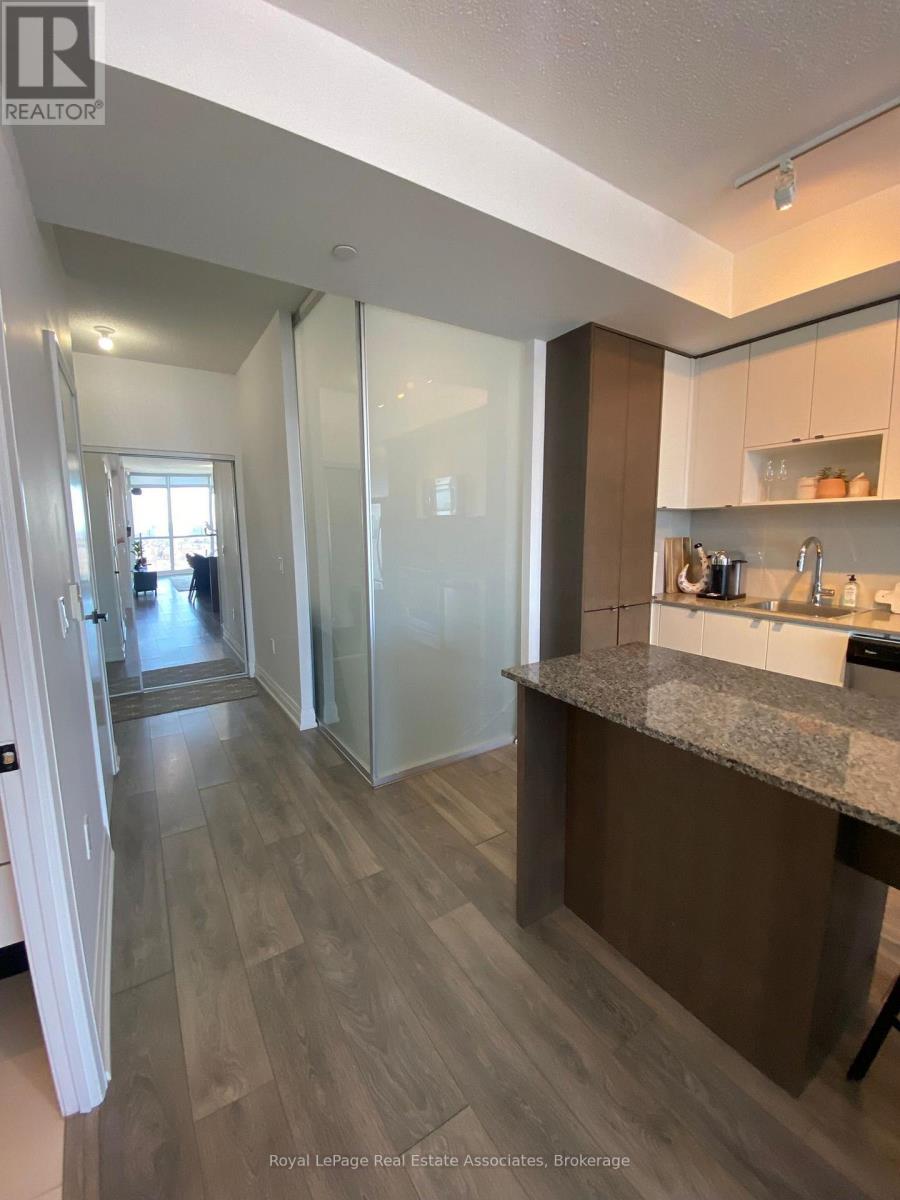 2701 - 9 Valhalla Inn Road, Toronto, Ontario  M9B 0B2 - Photo 2 - W13639226