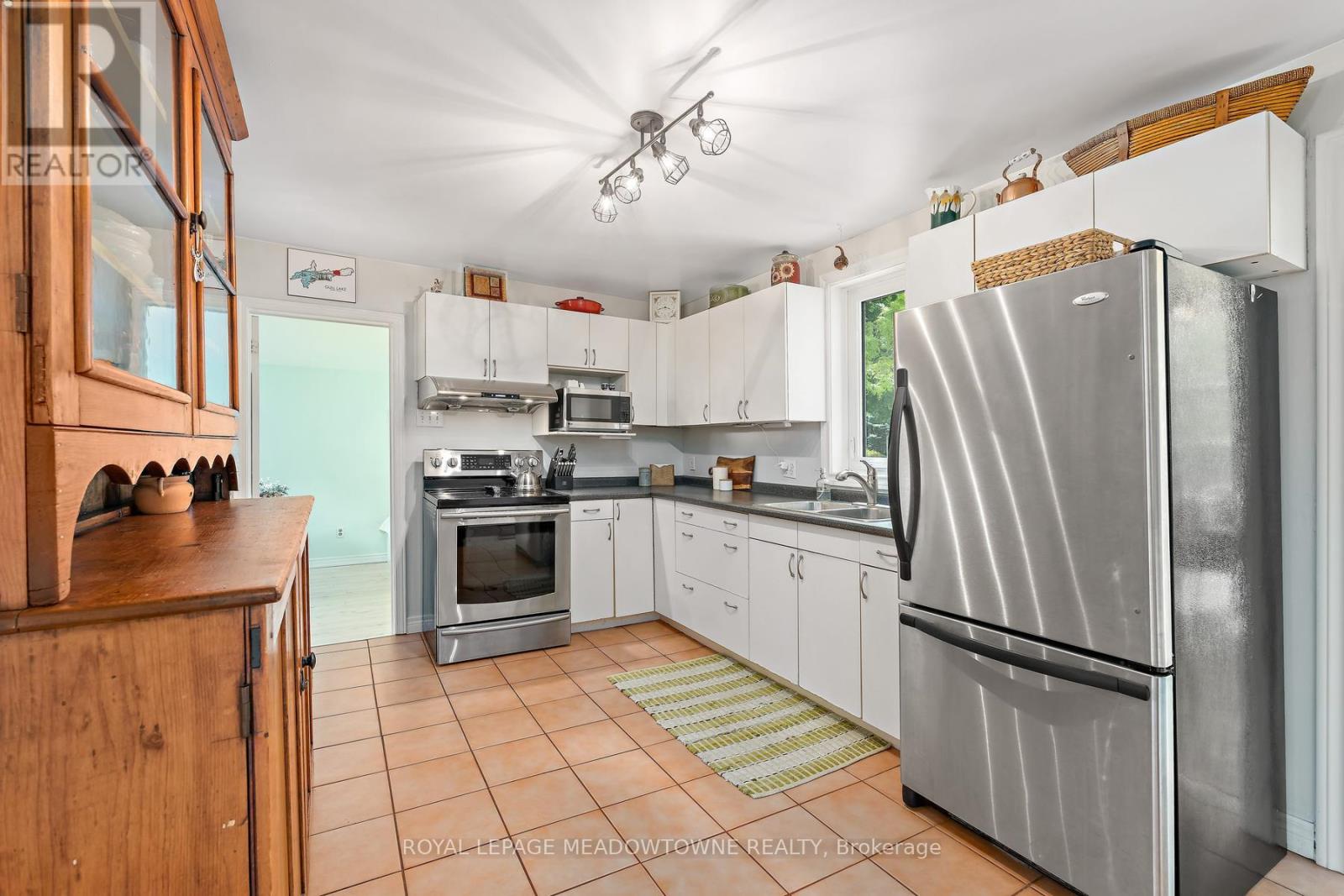 30 Victoria Street, Halton Hills, Ontario  L7G 3N6 - Photo 10 - W13639274