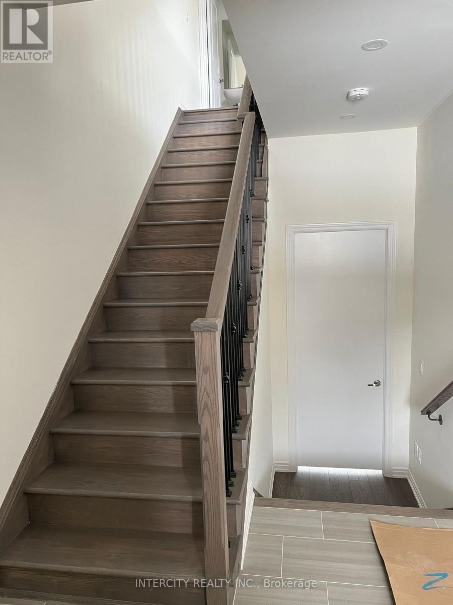 392 Tim Manley Avenue, Caledon, Ontario  L7C 1Z9 - Photo 3 - W13639330