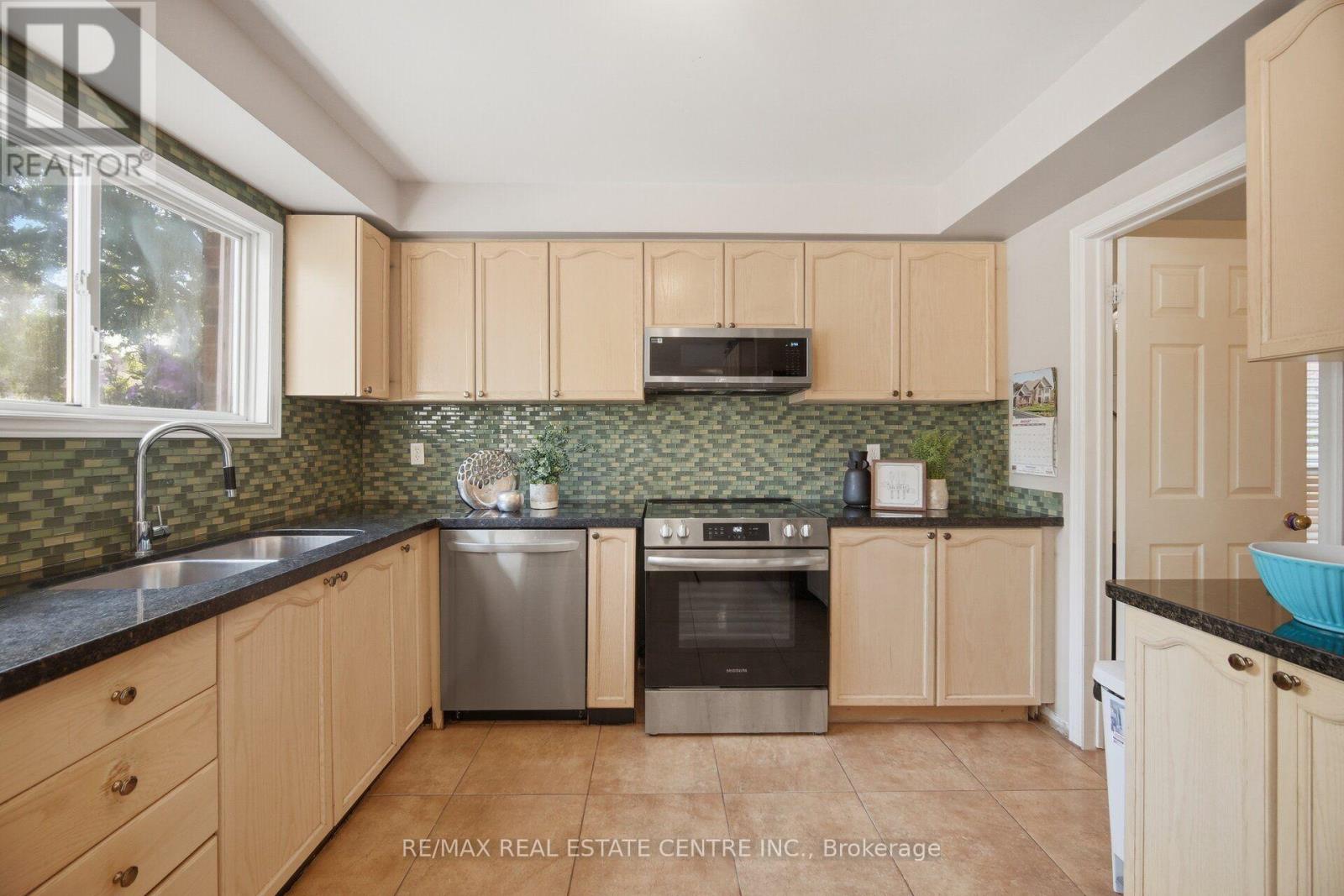 46 Butlermere Drive, Brampton, Ontario  L6Y 4R9 - Photo 14 - W13639336