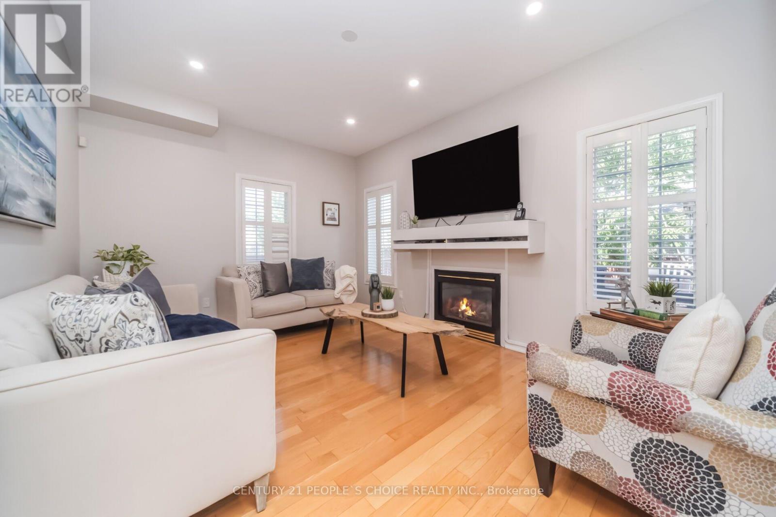 7448 Village Walk, Mississauga, Ontario L5W 2V7 - Photo 10 - W13639404