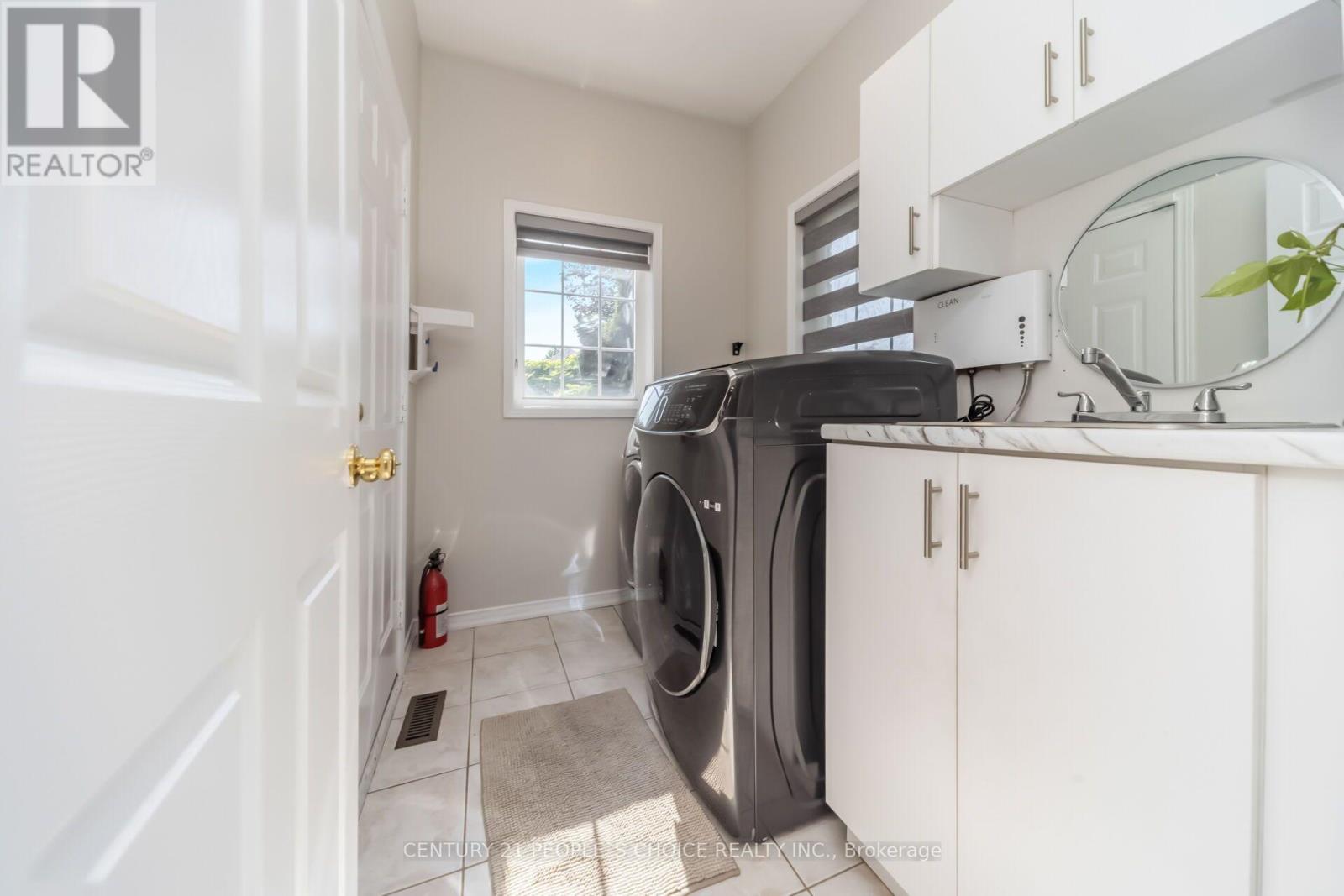 7448 Village Walk, Mississauga, Ontario L5W 2V7 - Photo 18 - W13639404