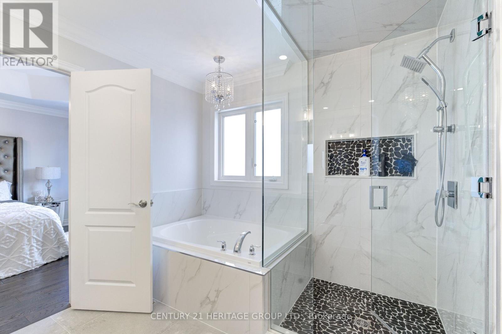 4 Accent Circle, Brampton, Ontario  L7A 0L2 - Photo 32 - W13639466