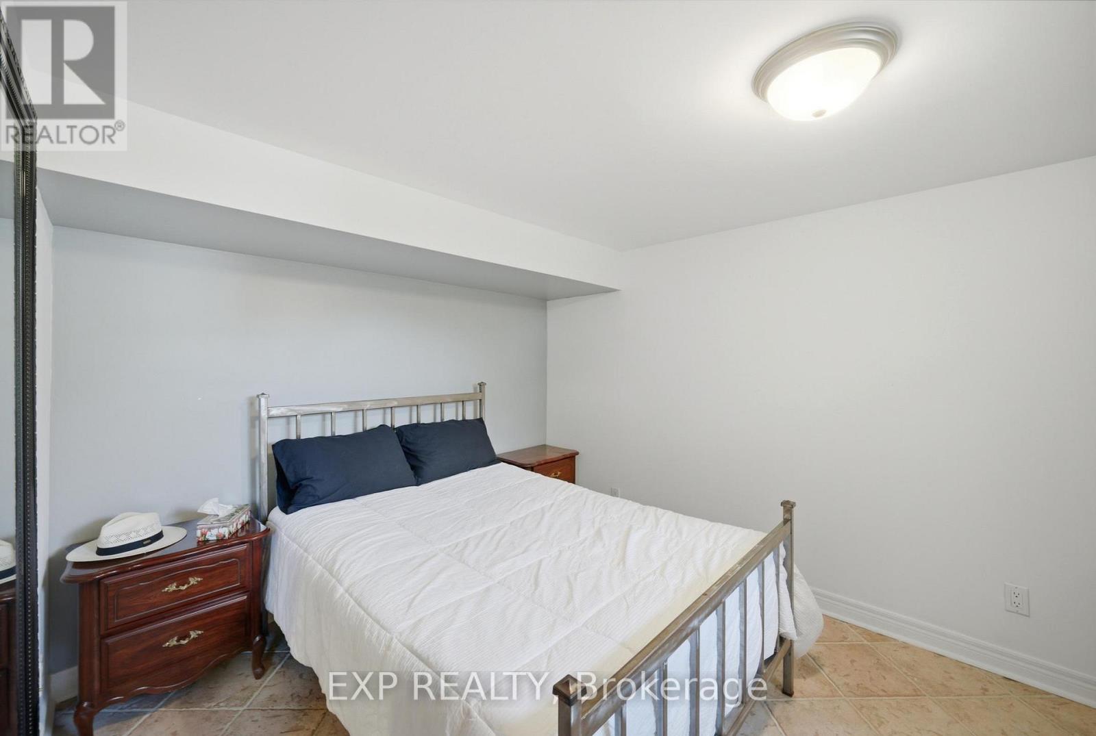45 Flamborough Drive, Toronto, Ontario  M6M 2R5 - Photo 16 - W13639470
