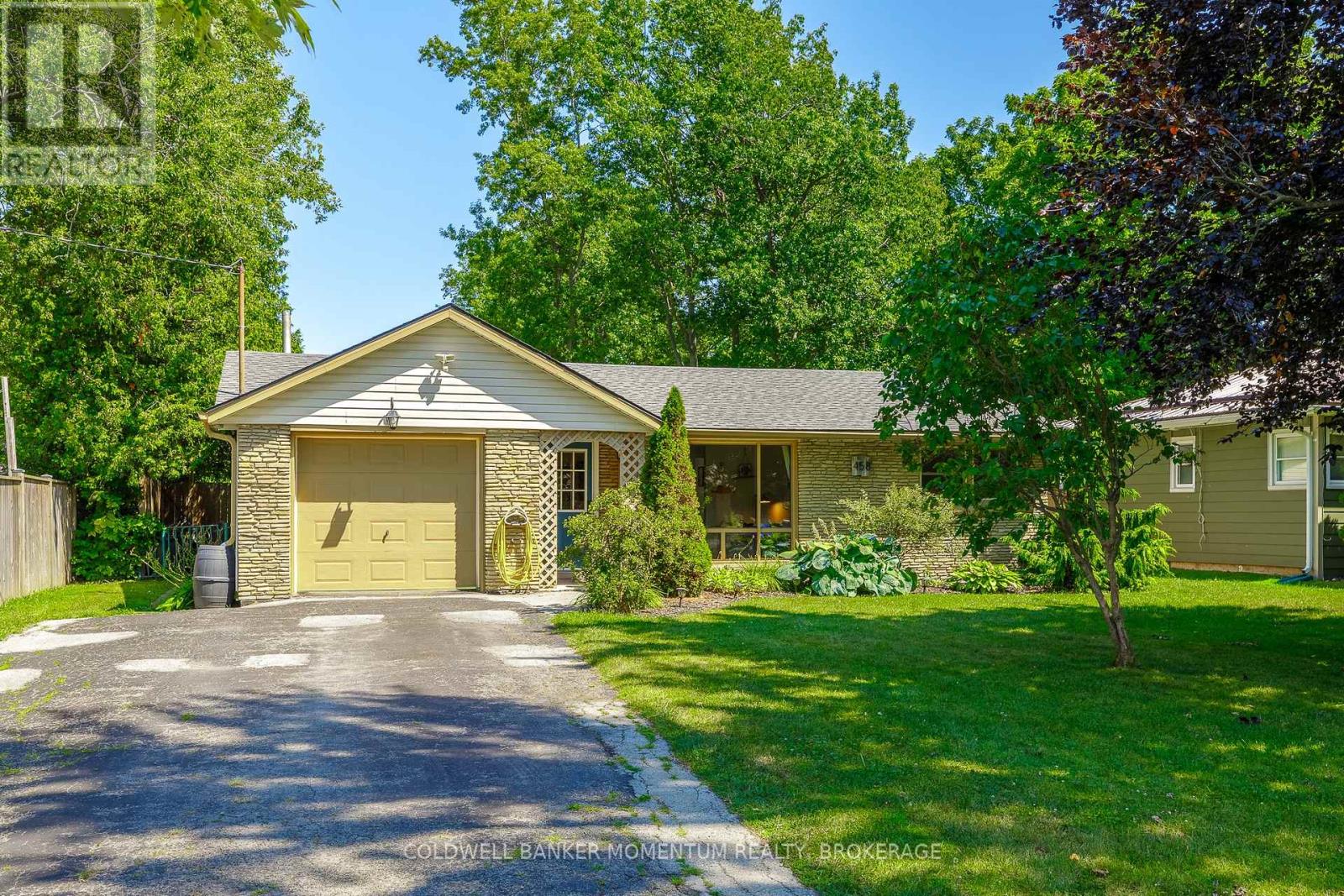 458 Belleview Boulevard, Fort Erie, Ontario  L0S 1N0 - Photo 2 - X13591910