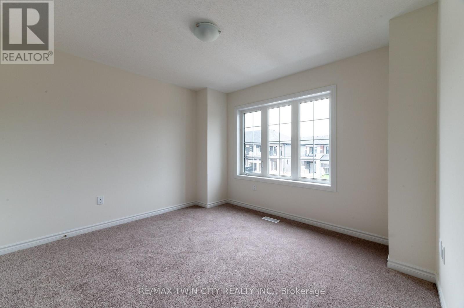 33 Dennis Avenue, Brantford, Ontario  N3V 0B9 - Photo 18 - X13639112