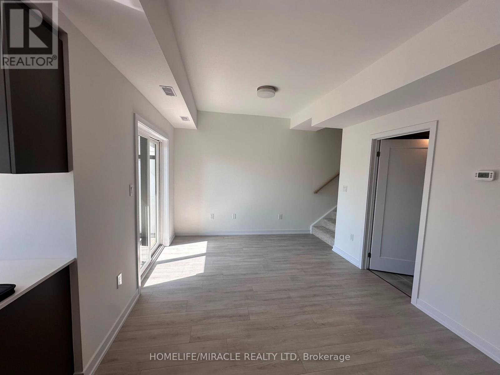 130 - 42 Lowes Road W, Guelph, Ontario  N1G 4X2 - Photo 2 - X13639246
