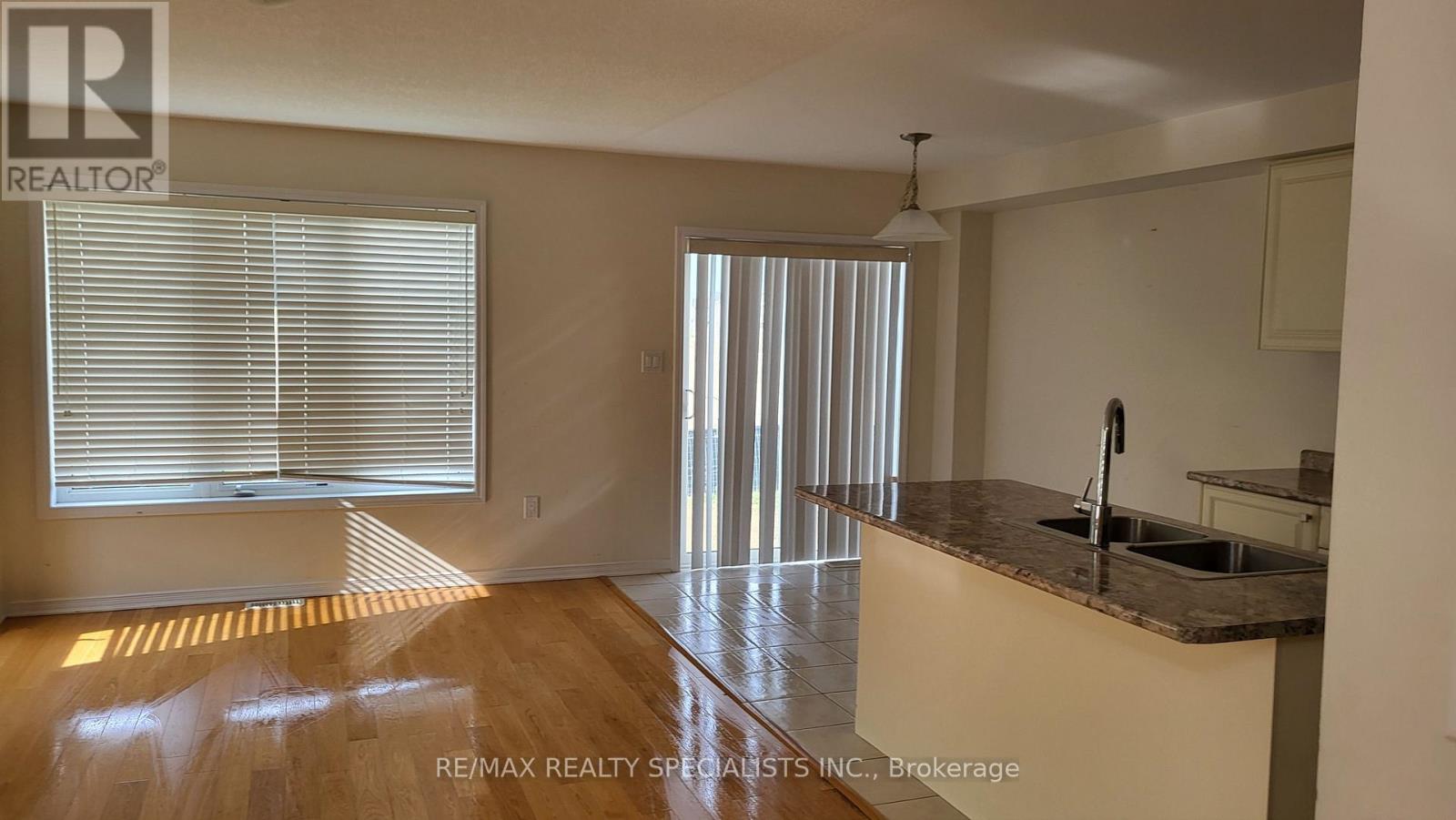 196 Maclachlan Avenue, Haldimand, Ontario  N3W 1V3 - Photo 2 - X13639478