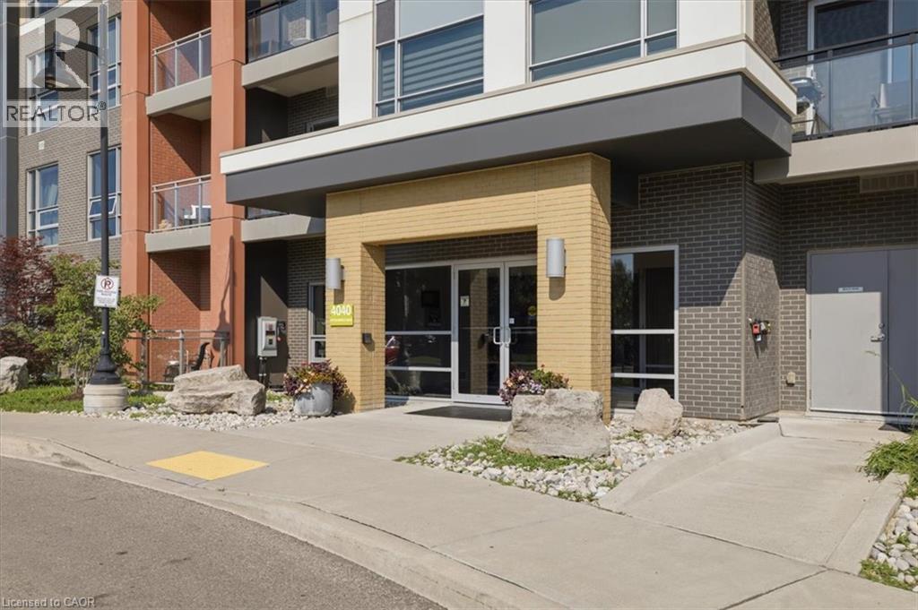 4040 Upper Middle Road Unit# 420, Burlington, Ontario  L7M 0H2 - Photo 3 - 40849451