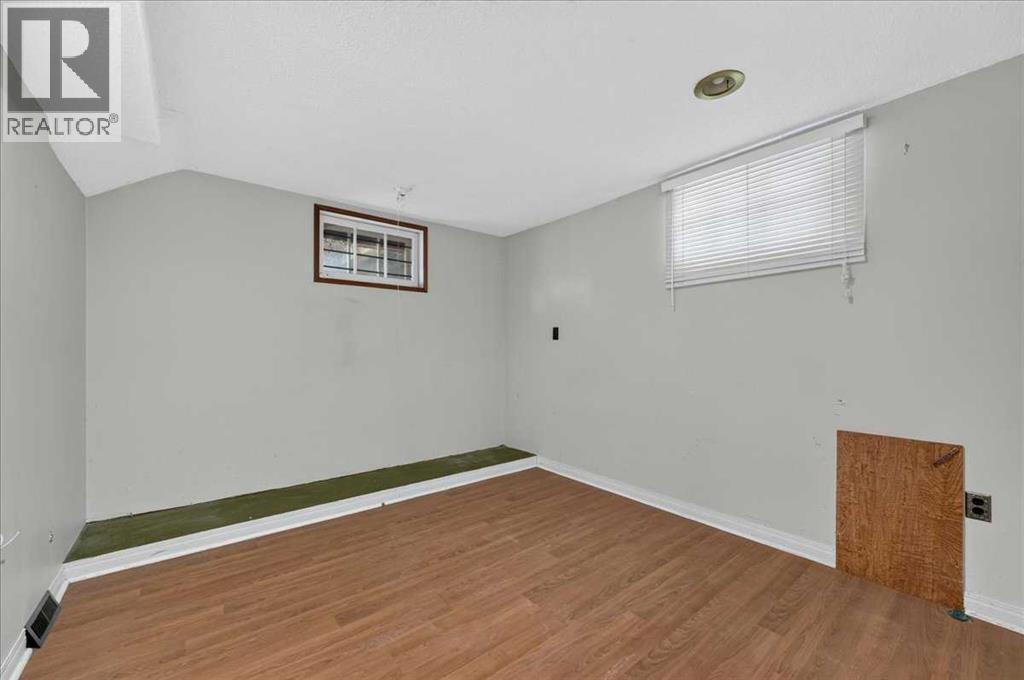 1739 19 Avenue NW, Calgary, Alberta  T2M 1B4 - Photo 12 - A2330505