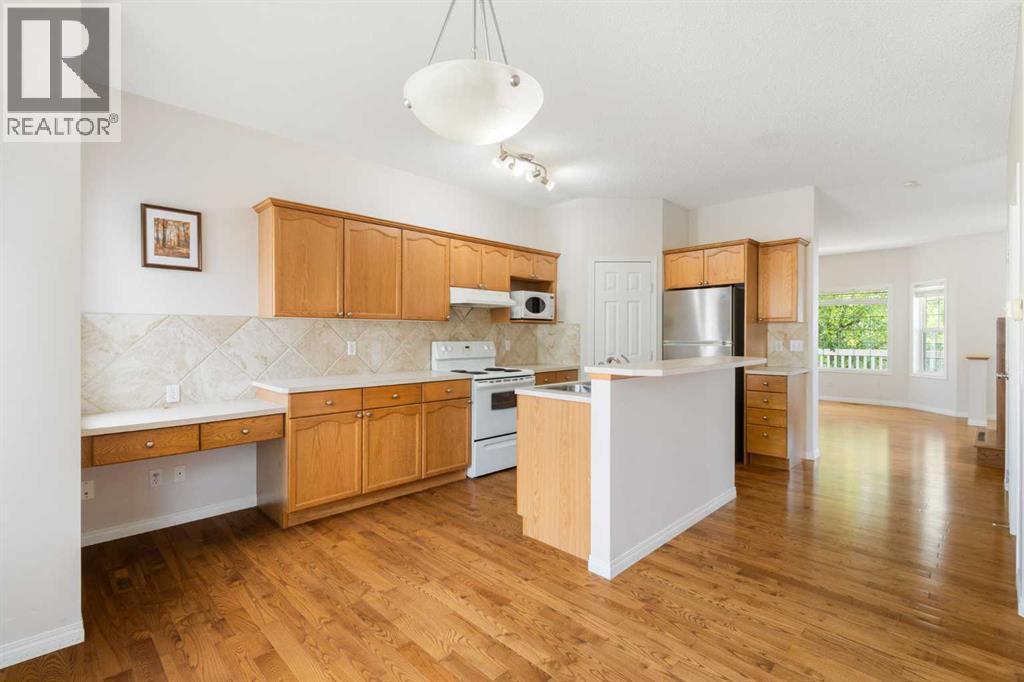 459 Evermeadow Road SW, Calgary, Alberta  T2Y 4W4 - Photo 8 - A2330662