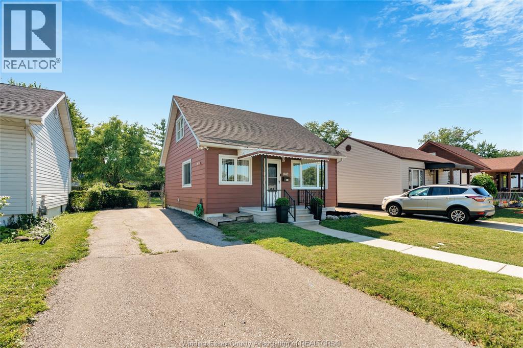 1667 Aubin, Windsor, Ontario  N8Y 4G3 - Photo 2 - 26018886