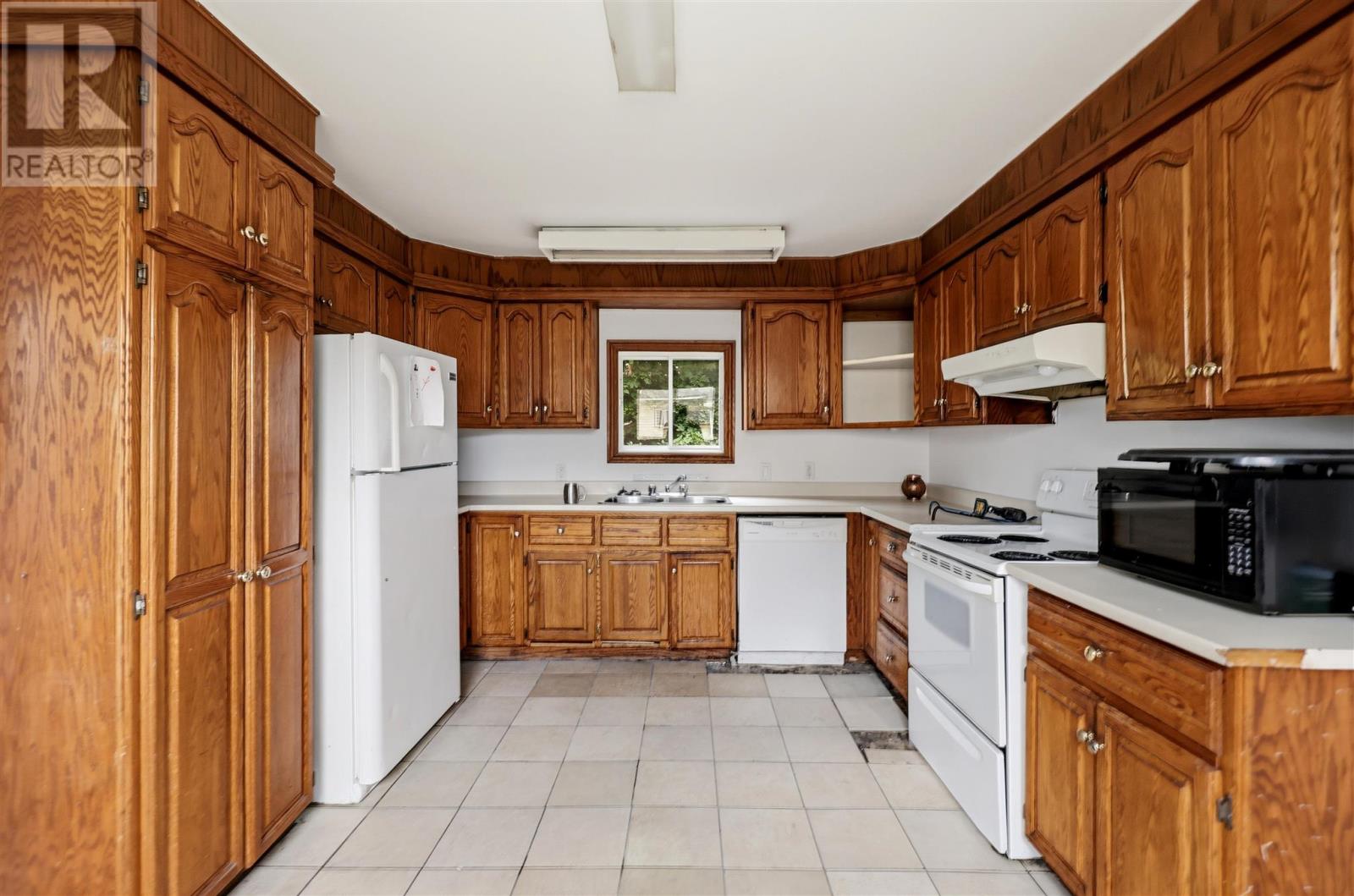 763 Dyment St, Sault Ste. Marie, Ontario  P6C 1E7 - Photo 6 - SM261907