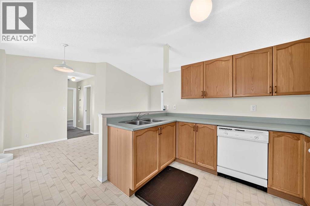 23 San Diego Manor NE, Calgary, Alberta  T1Y 7B6 - Photo 4 - A2334580