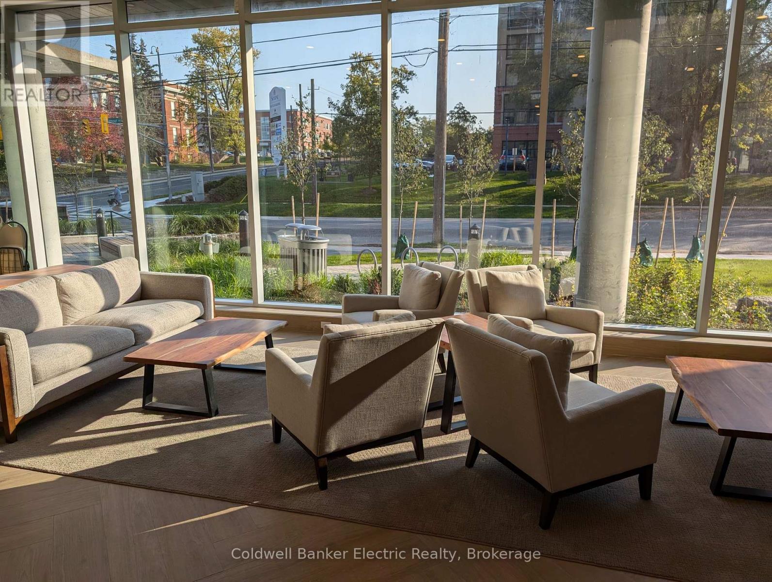 802 - 195 HUNTER STREET E