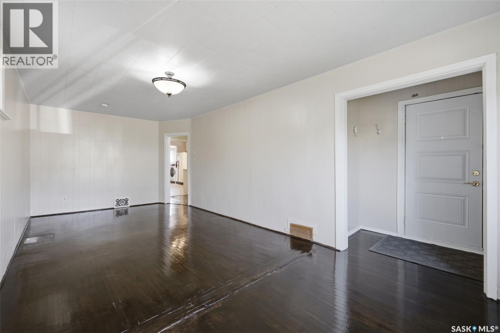 1545 Princess Street, Regina, Saskatchewan  S4T 3Z3 - Photo 2 - SK044570