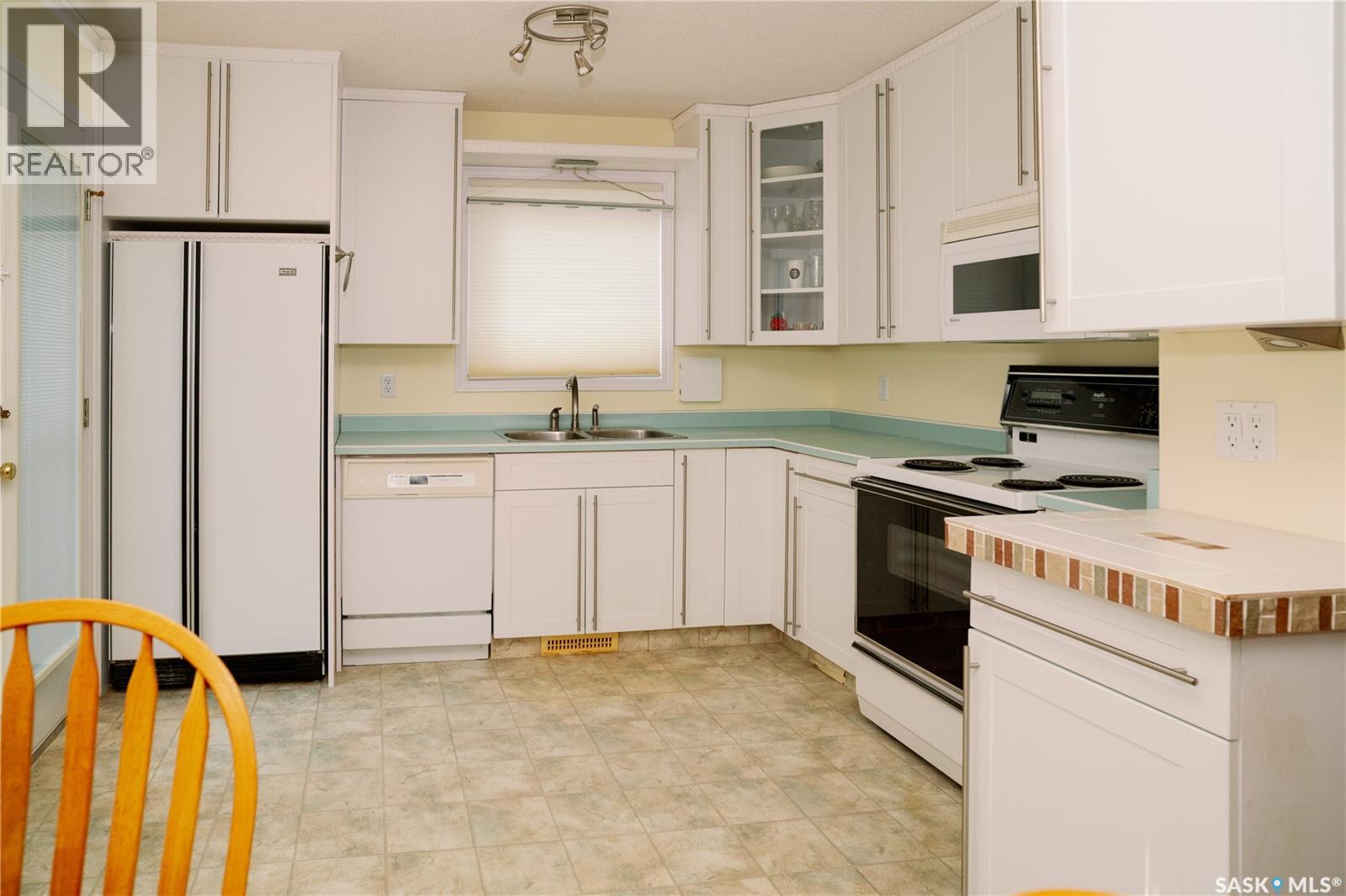 939 Haslam Crescent, Saskatoon, Saskatchewan  S7S 1C8 - Photo 4 - SK043828
