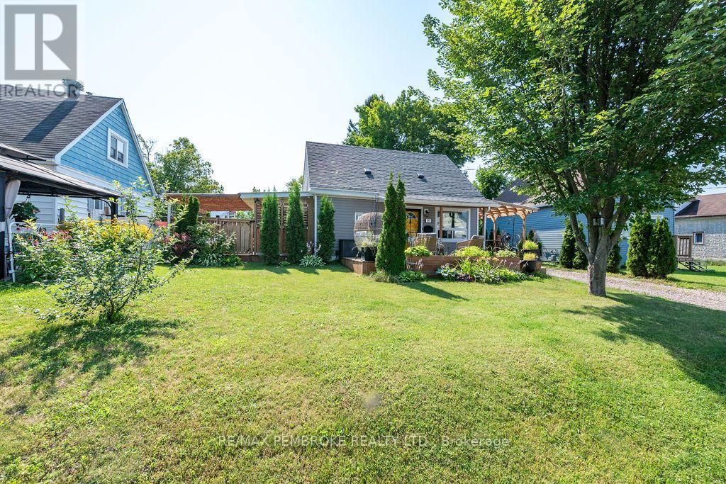 597 Almira Street S, Pembroke, Ontario  K8A 4A3 - Photo 7 - X13639590