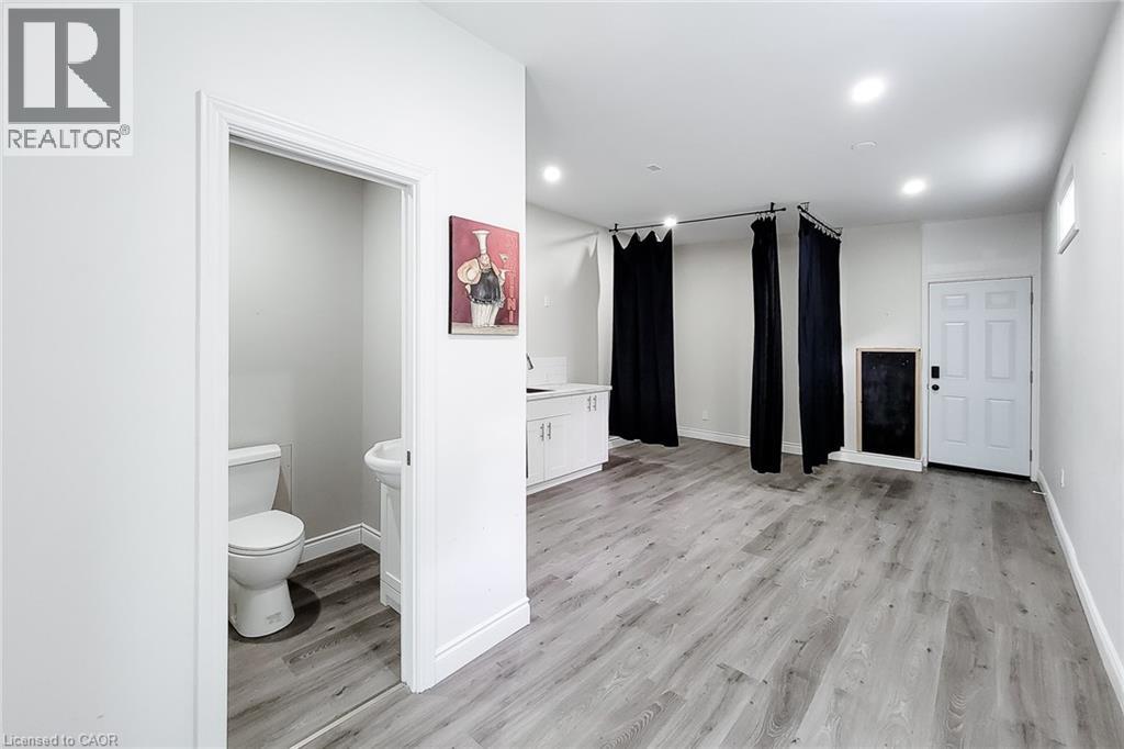 58 East 22nd Street, Hamilton, Ontario  L8V 2V3 - Photo 44 - 40843442