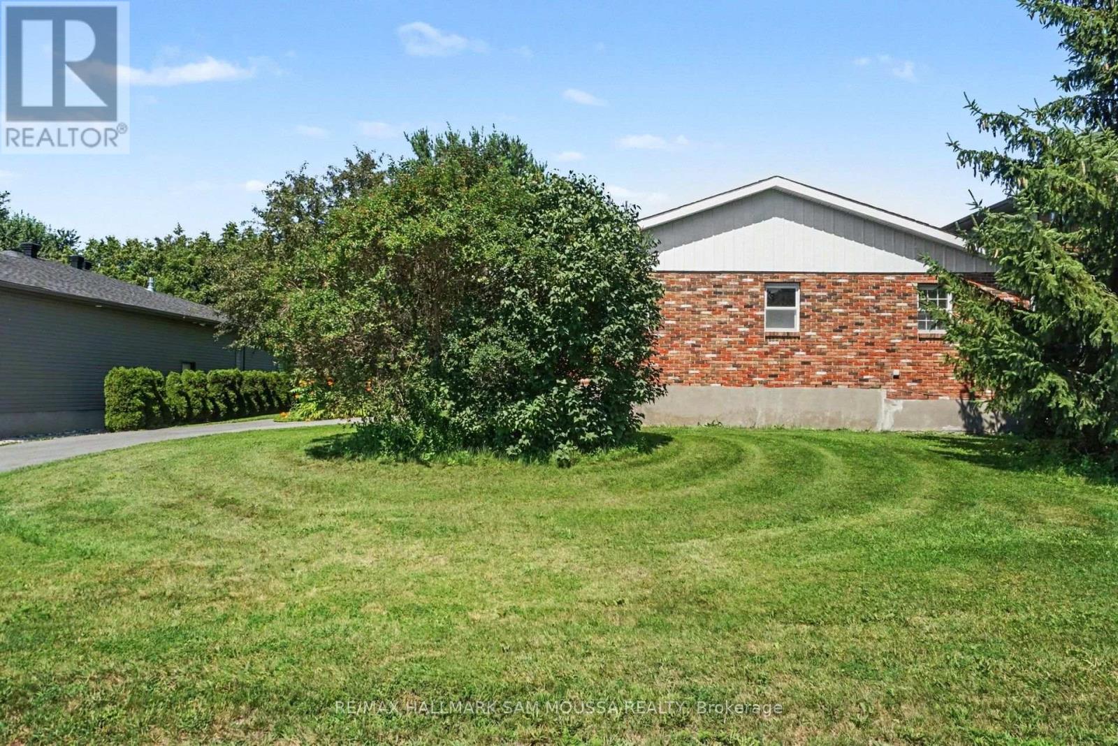 118 Juanita Avenue, Ottawa, Ontario  K0A 1L0 - Photo 3 - X13639572
