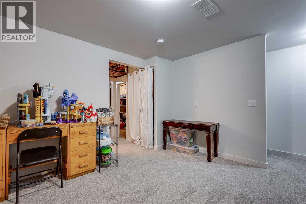 31 Kerry Wood Mews, Red Deer, Alberta  T4N 7B8 - Photo 32 - A2307185