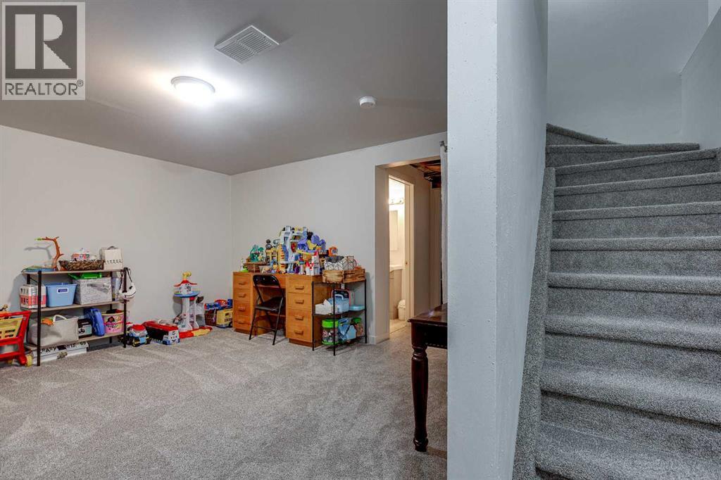31 Kerry Wood Mews, Red Deer, Alberta  T4N 7B8 - Photo 30 - A2307185