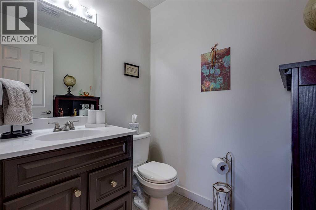 31 Kerry Wood Mews, Red Deer, Alberta  T4N 7B8 - Photo 15 - A2307185