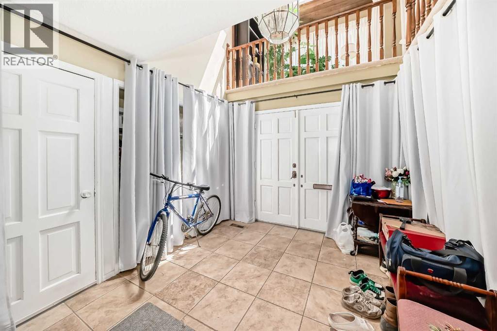 156 Edgehill Close NW, Calgary, Alberta  T3A 2X1 - Photo 4 - A2319829