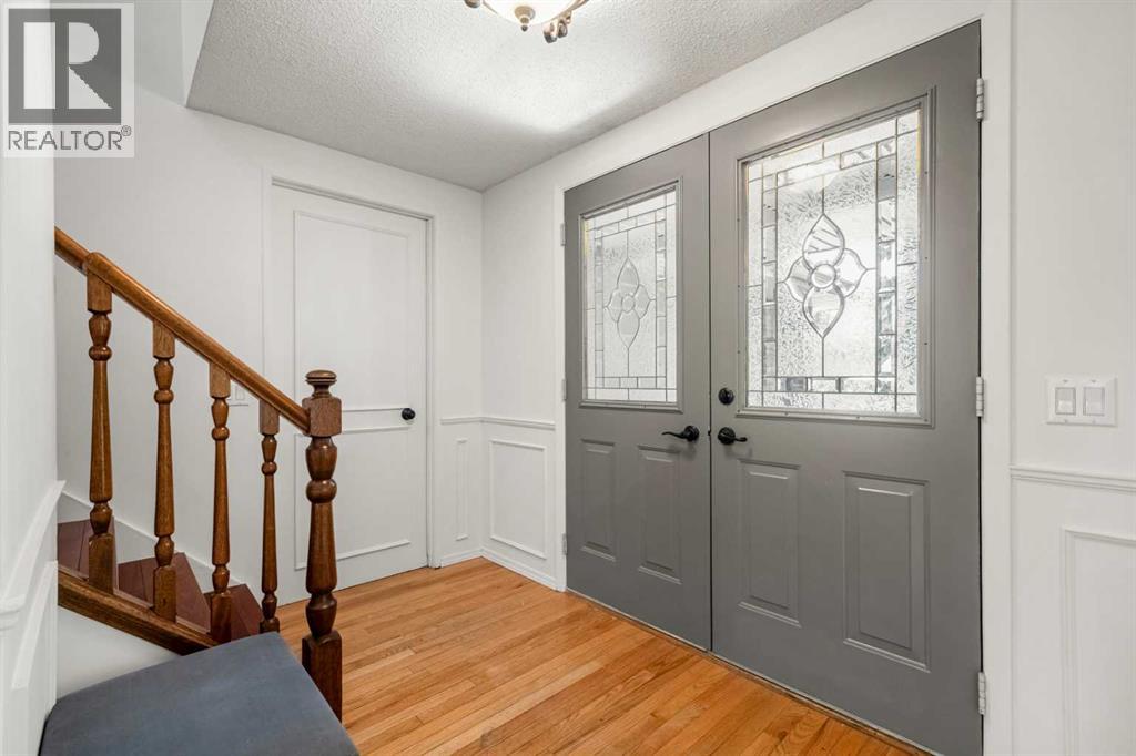 120 Lake Placid Road SE, Calgary, Alberta  T2J 4C5 - Photo 3 - A2326971