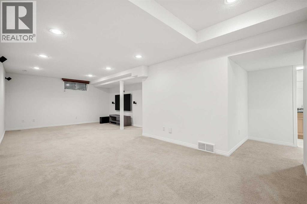 120 Lake Placid Road SE, Calgary, Alberta  T2J 4C5 - Photo 32 - A2326971