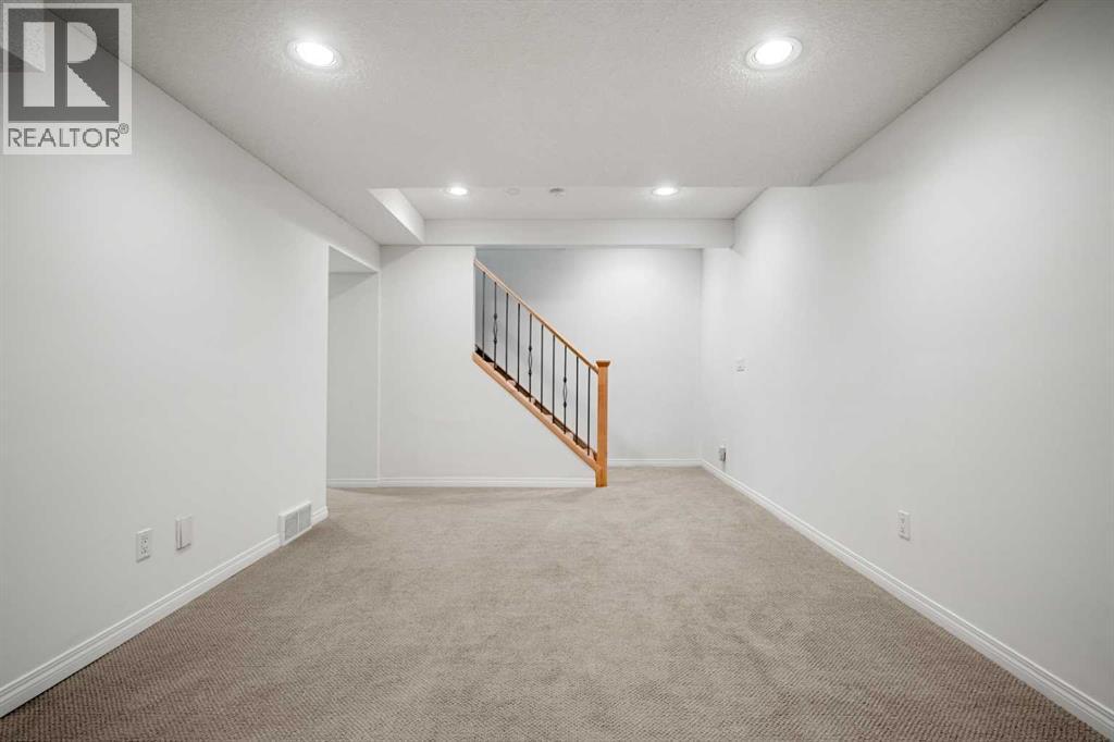 120 Lake Placid Road SE, Calgary, Alberta  T2J 4C5 - Photo 31 - A2326971